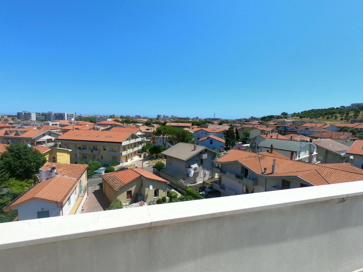 Montesilvano Marina Attico Petfriendly Con Terrazzo, Via Del Borgo 아파트 외부 사진